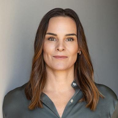 Book a Consultation with Sonja Rezaii - iknowly Consultant Sonja Rezaii - iknowly Consultant